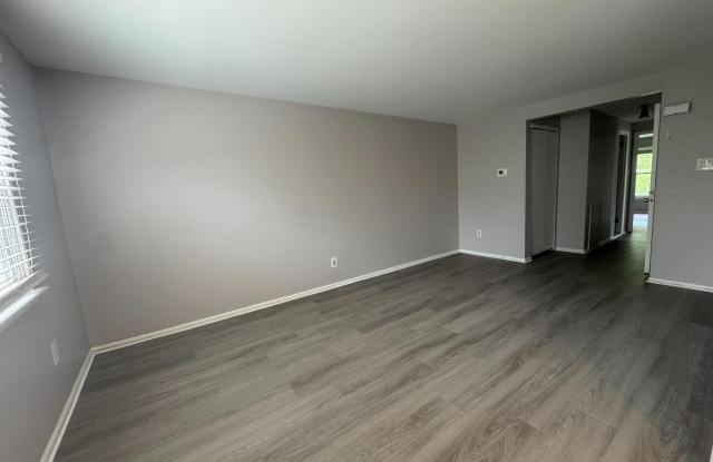 13014 BLAKESLEE Drive Gallery 4