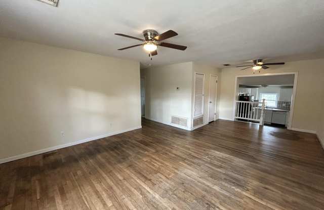 315 Brackin Street photos photos