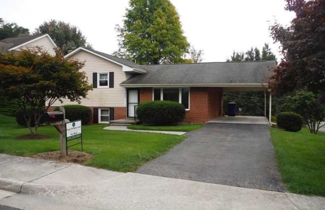 Blacksburg, 3 BR / 2 BA, Available Feb 1st photos photos