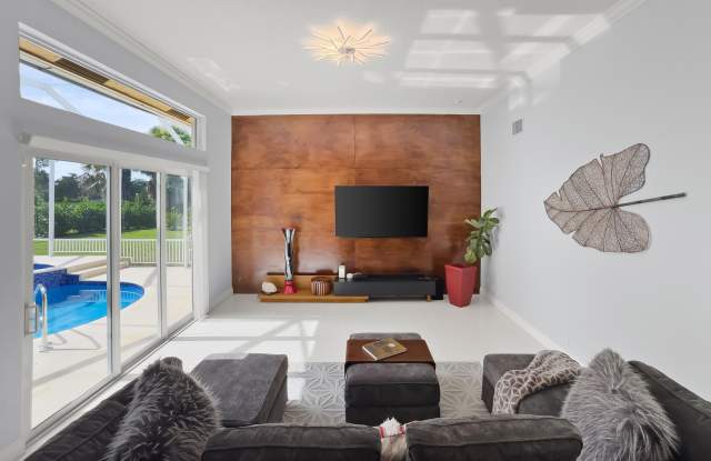 15622 CYPRESS PARK Drive Gallery 2