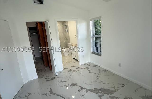 11025 SW 152nd Ct Gallery 3