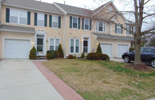 22 BRIDLE CT Gallery 2