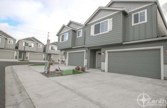 7415 NE 136th Ave - 7415 Northeast 136th Avenue, Orchards, WA 98682