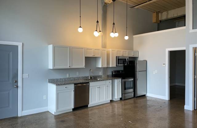 2734 Fort Ave - 2734 Fort Avenue, Lynchburg, VA 24501