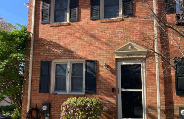 Fully renovated 2 bedroom townhome on a corner property photos photos