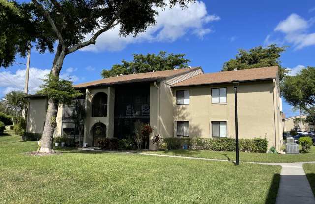 516 Shady Pine Way photos photos