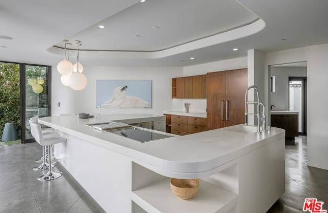 9400 Flicker Way Gallery 4