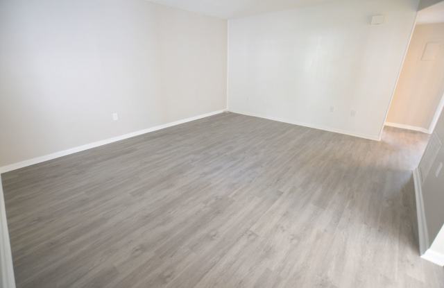 Elmwood Apartments Gallery 4