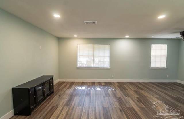 316 E Garfield Dr Gallery 4