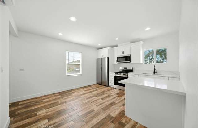 521 78th W photos photos