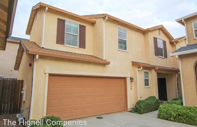 2109 Vienna Way - 2109 Vienna Way, Redding, CA 96003