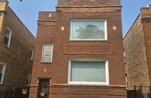 1644 N Luna Avenue Gallery 1