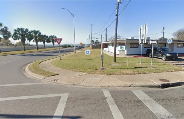 701 Moore Ave - 701 Moore Avenue, Portland, TX 78374