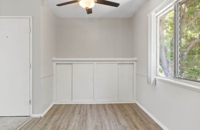Roxanne Apartments Gallery 3