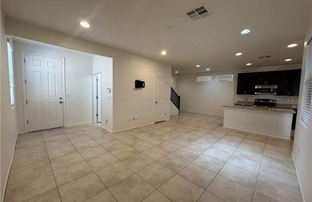 7563 Whitman Colonial Street Gallery 2