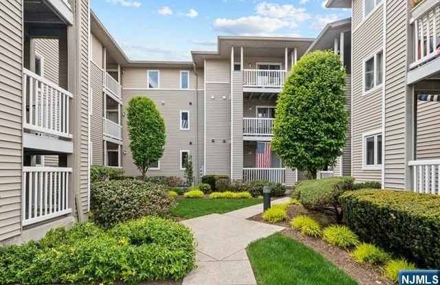 133 Orchard Park photos photos