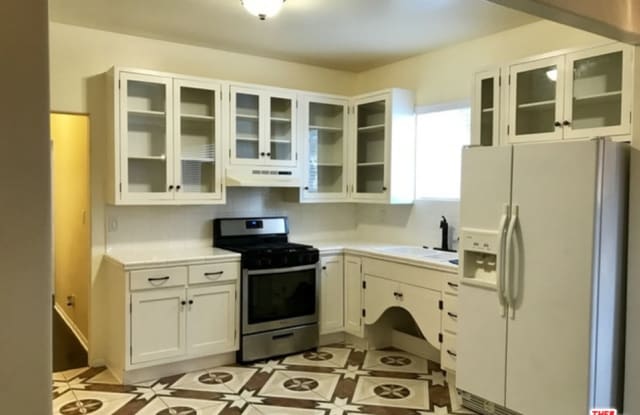 1818 AVE S LA BREA - 1818 East Avenue S 4, Palmdale, CA 93550