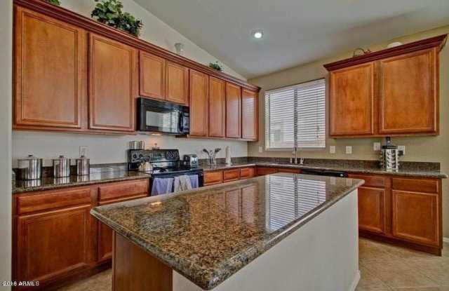 3395 E BLUE RIDGE Way Gallery 4