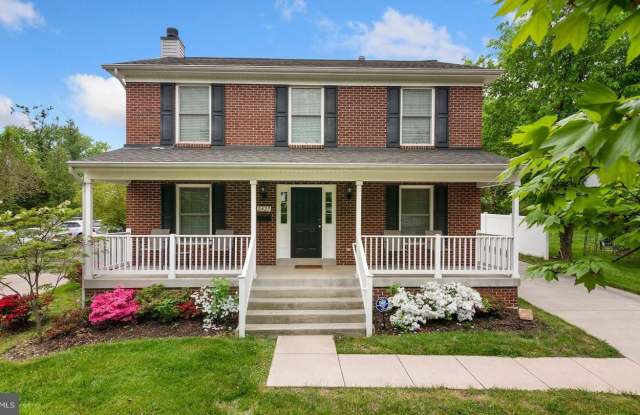 2427 FORT DR - 2427 Fort Drive, Huntington, VA 22303