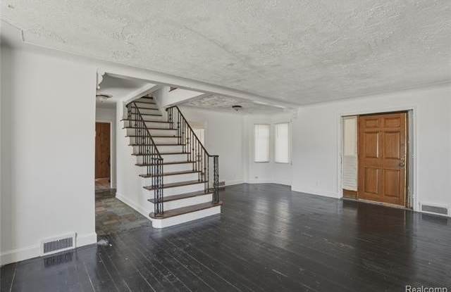 16661 Linwood Street Gallery 4