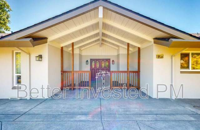 475 Country Club Dr photos photos