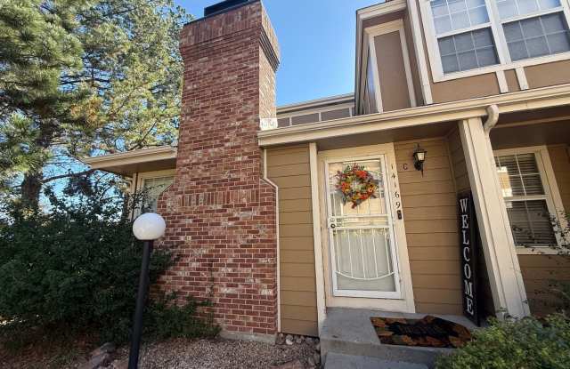 Charming 2-Bedroom Townhome with Vaulted Ceilings in Aurora photos photos Charming 2-Bedroom Townhome with Vaulted Ceilings in Aurora photos photos