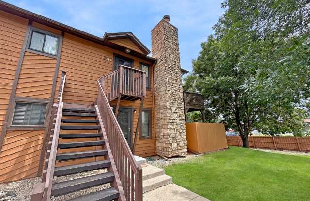 STANDLEY LAKE/PARK, TOP FLOOR, END UNIT, MOUNTAIN VIEWS, NEW COUNTERS! - 9044 West 88th Circle, Westminster, CO 80021