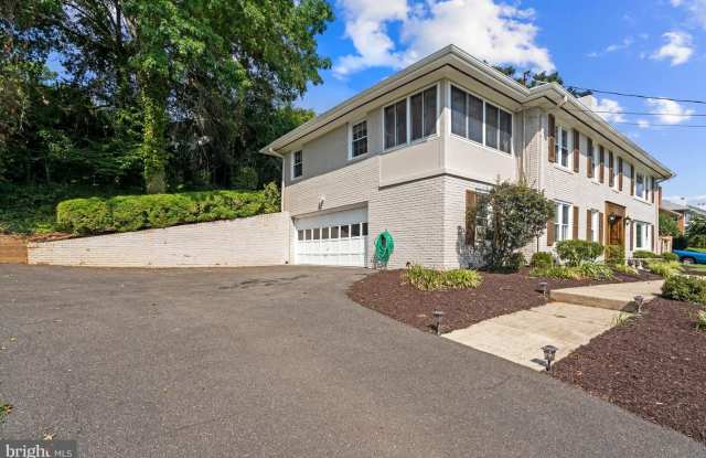 7302 PARK TERRACE DR Gallery 4