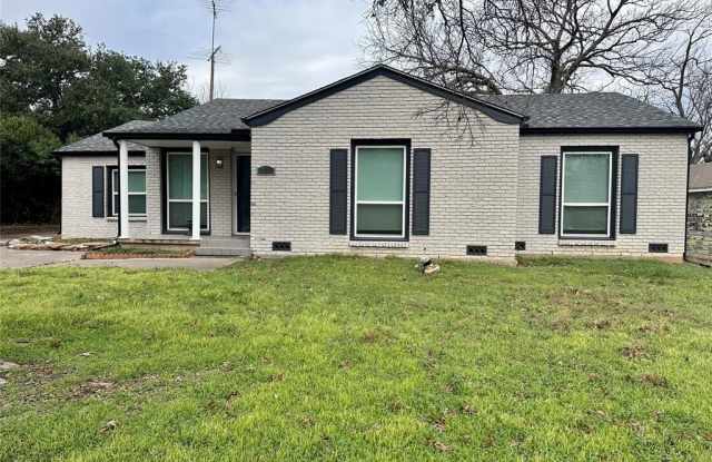 211 Country Club Road photos photos