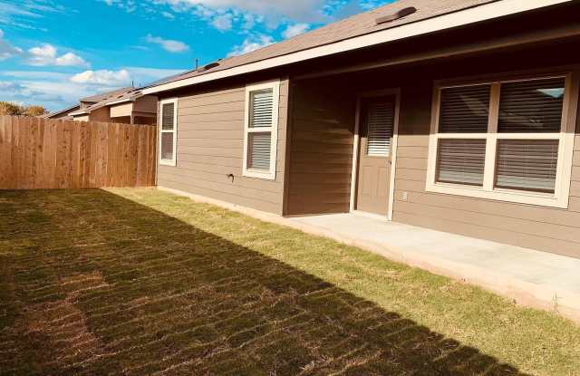 Room in 4 Bedroom Home at Colorado Bluffs Rd photos photos