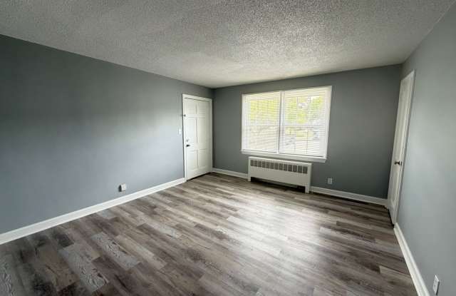 Condo / Burlington Gallery 3