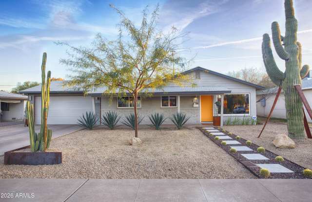 6709 E 3rd Street photos photos