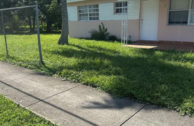 2115 SW 50th Ave - 2115 Southwest 50th Avenue, West Park, FL 33023