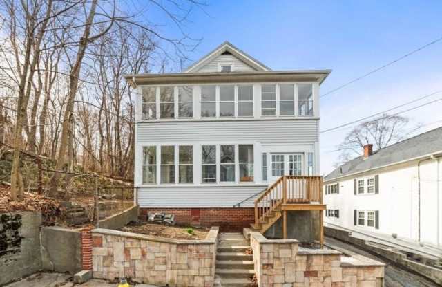 36 Dickinson Rd. Gallery 1
