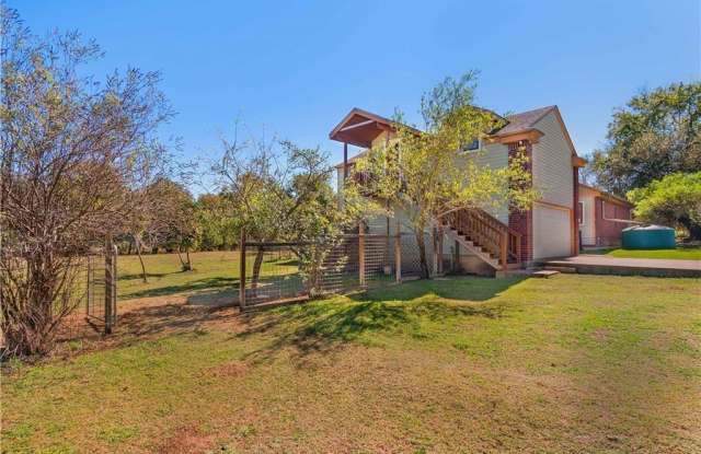 1050 Hidden Hills DR Gallery 2