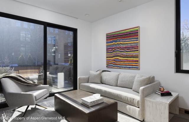 324 E Bleeker Street Gallery 4