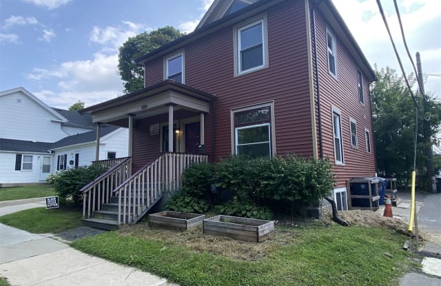 114 E Kingsley St # 1 - 114 East Kingsley Street, Ann Arbor, MI 48104
