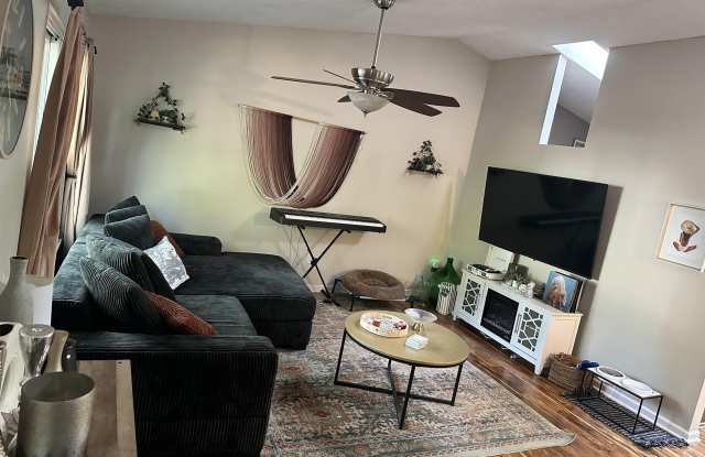 2 SHERWOOD DR photos photos