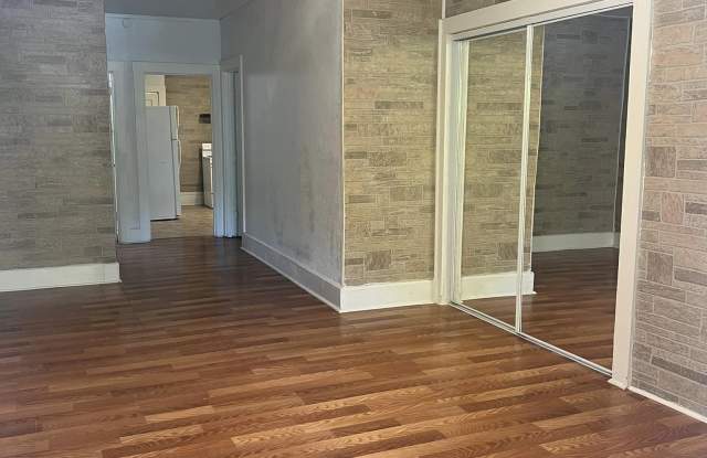 408 College St photos photos