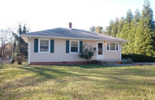 2115 Hubbard St. - 2115 Hubbard Street, Greensboro, NC 27405