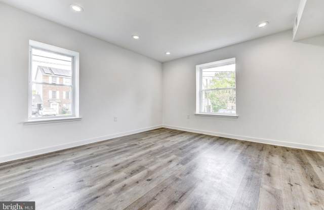 3201 BUENA VISTA TERRACE SE Gallery 2