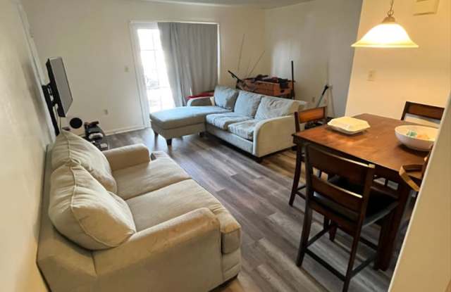 Updated Apartment Near Downtown – Prime Location! photos photos