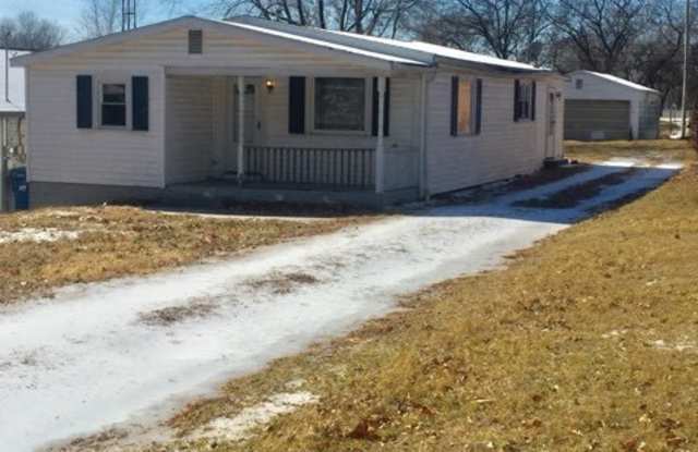 Large 3 Bedroom with 2 Car Garage photos photos