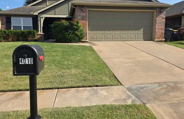 Beautiful home offers open floor plan with large eat-in granite kitchen. photos photos