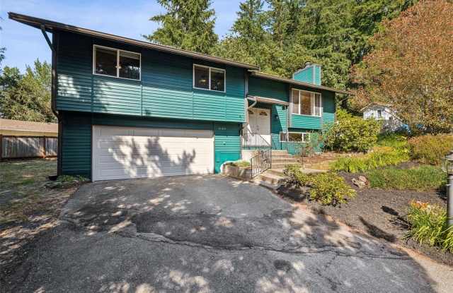 Fantastic home on large lot! Gallery 1