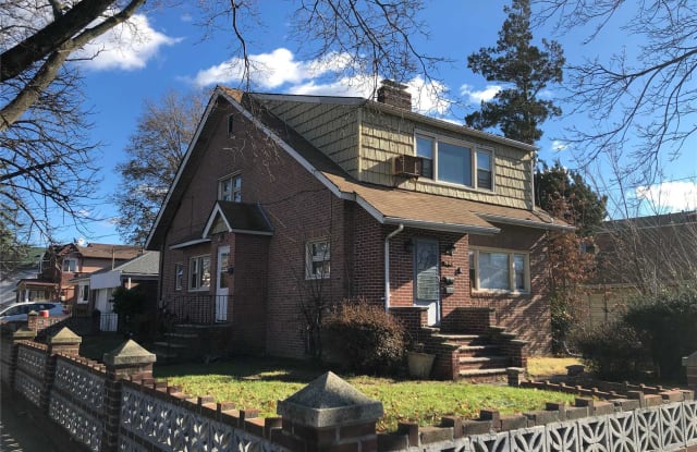 75-03 164th St - 75-03 164th Street, Queens, NY 11366