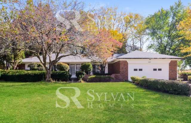 1505 Chapman Drive - 1505 Chapman Drive, Greenfield, IN 46140