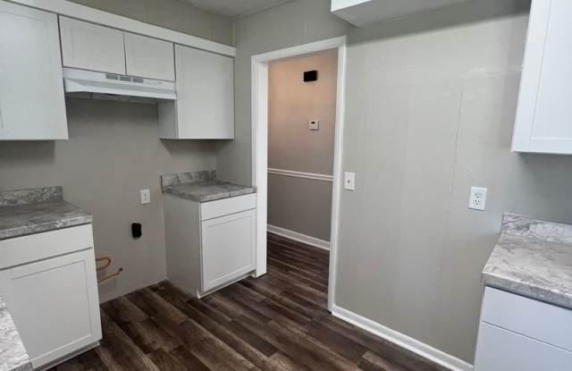 THIS JUST IN! Short Term Lease! Great Neighborhood! Gallery 3