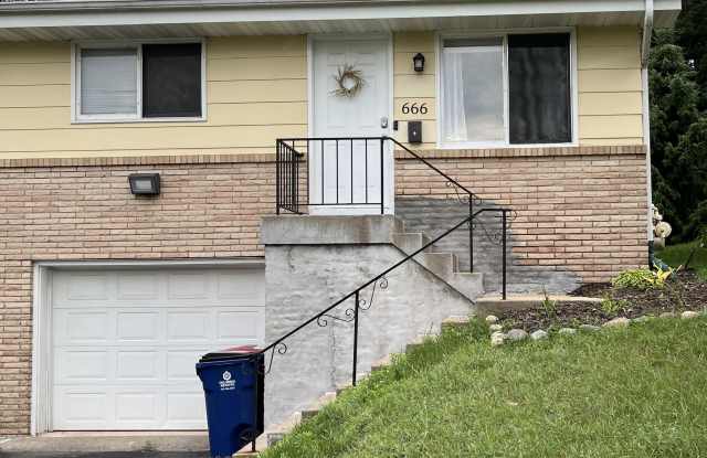 666 47 1/2 Avenue Northeast photos photos