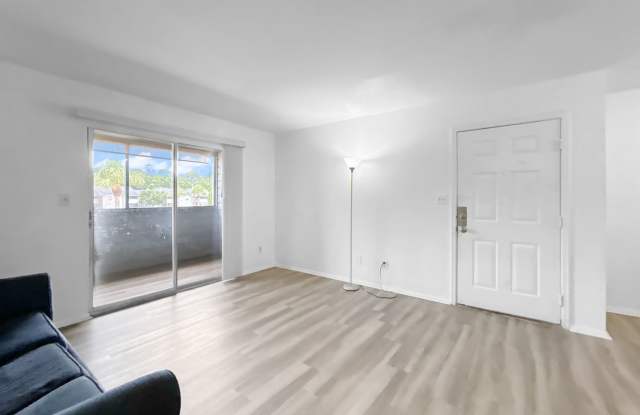 Spacious Condo Living in a Prime St. Petersburg Location! 2bed | 1bath Gallery 3
